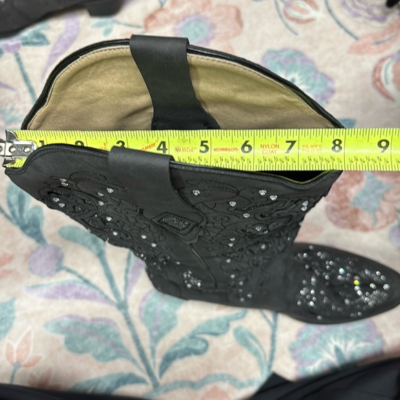 Silver and Black Embellished Women's Cowboy Boots - Picture 12 of 14